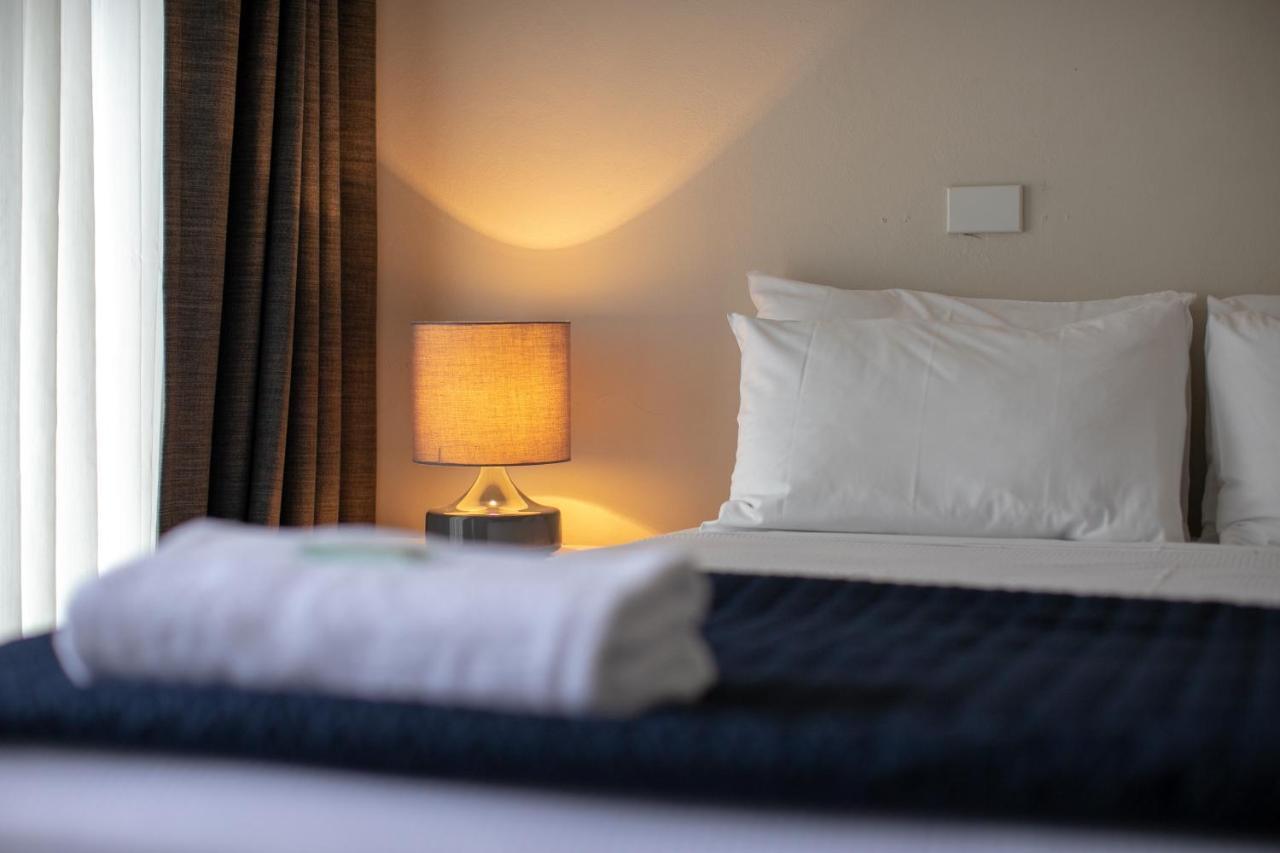 خليج بيرون The Park Hotel Motel, Suffolk Park المظهر الخارجي الصورة