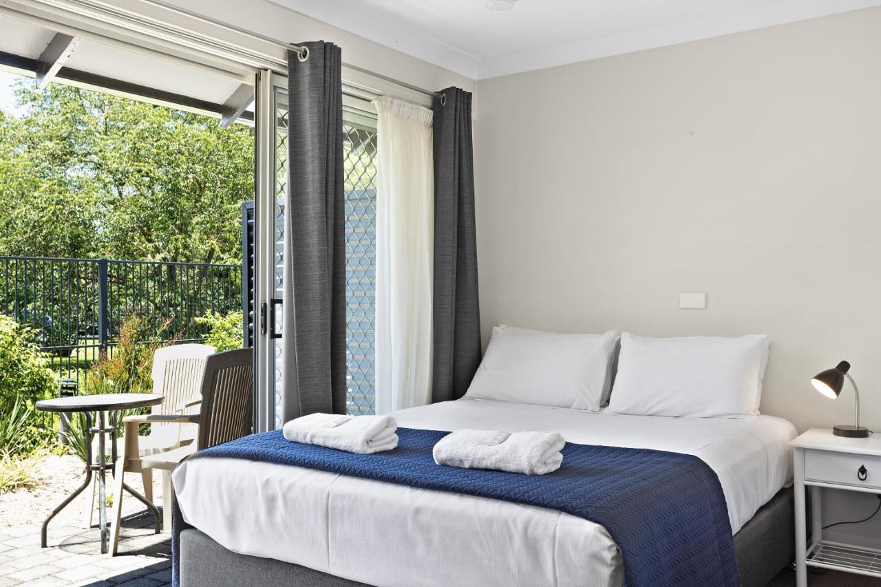 خليج بيرون The Park Hotel Motel, Suffolk Park المظهر الخارجي الصورة