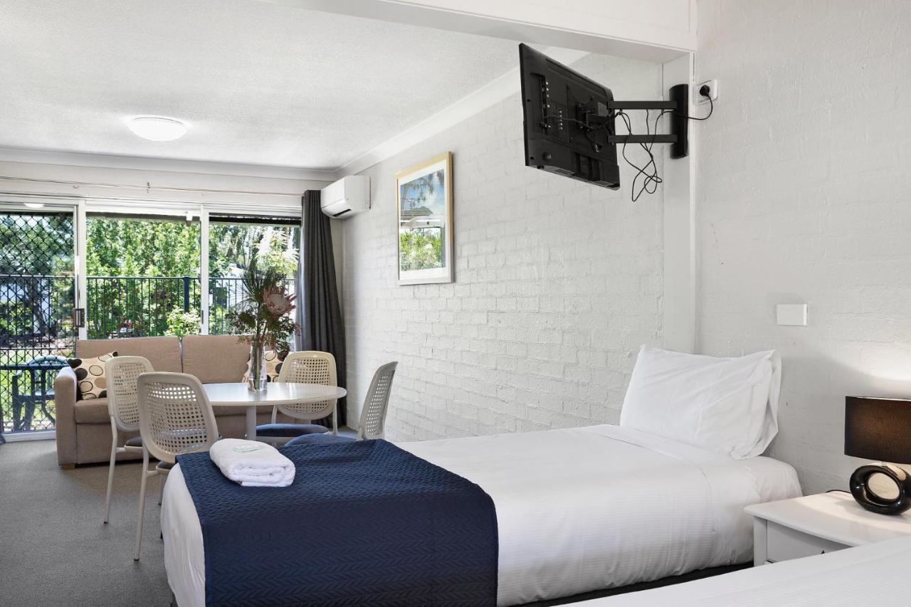 خليج بيرون The Park Hotel Motel, Suffolk Park المظهر الخارجي الصورة