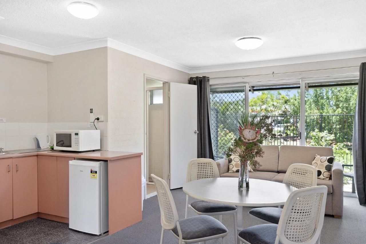 خليج بيرون The Park Hotel Motel, Suffolk Park المظهر الخارجي الصورة